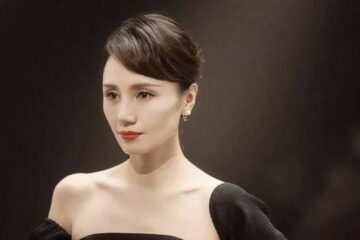 袁泉表示大學時班上有位女星非常美，讓她曾自卑到想退學